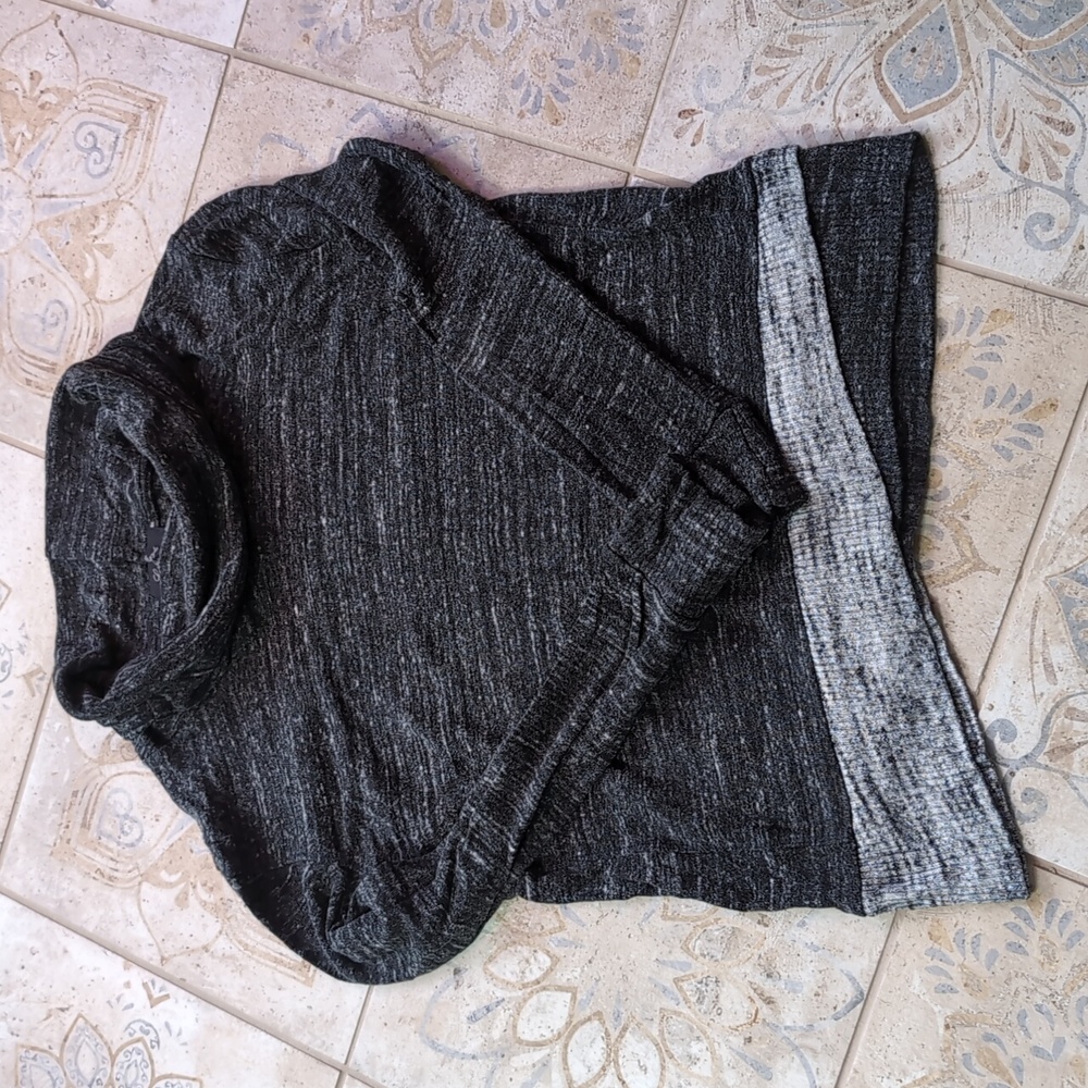 Laila Jayde Gray Spacedye Asymmetrical hem Sweater - Small - Stitch Fix